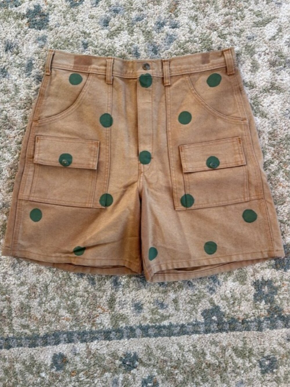 RTH Men's Tan Cargo Shorts with Green Polka Dots